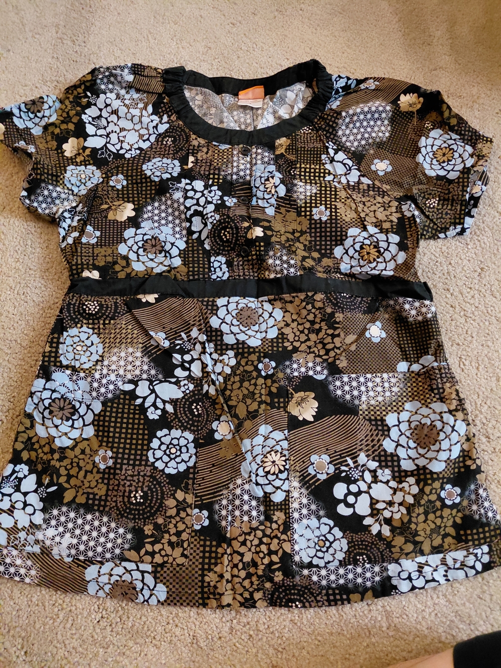 Floral Print Short Sleeve Scrub Top - Black & Brown
